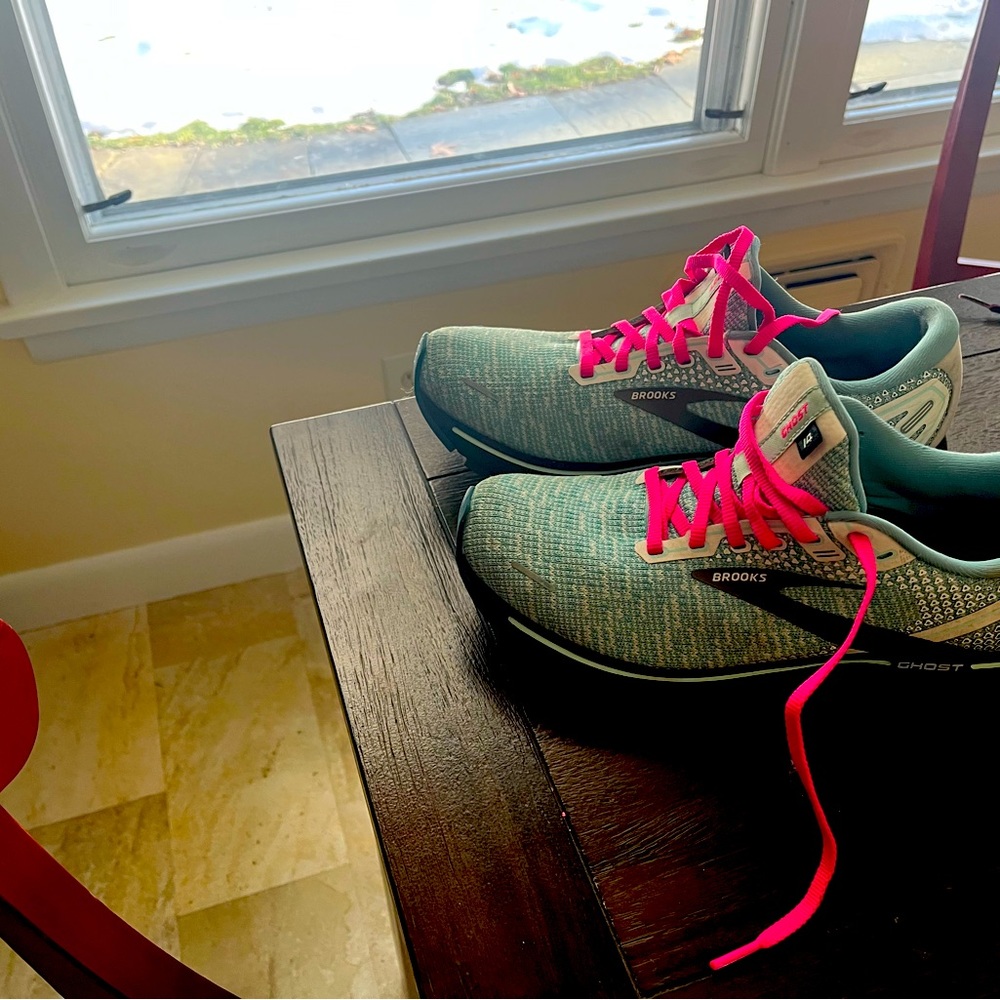 Brooks ghost size 10 euc